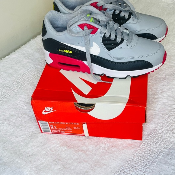 Nike Air Max 90 LTR (GS) | Size 5Y | Gray / Black / Pink - Picture 2 of 5
